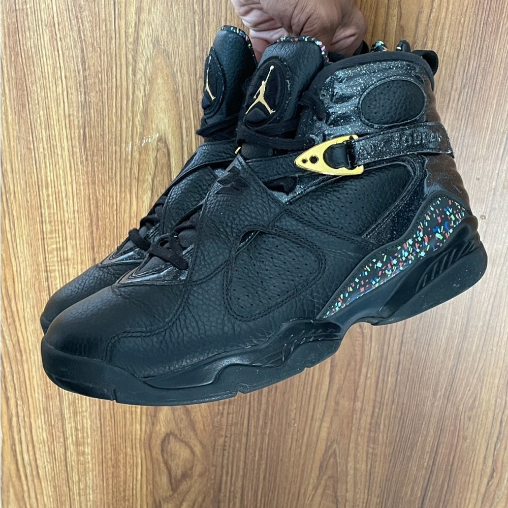 These confetti Jordan’s are 100 percent authentic and are in good condition.